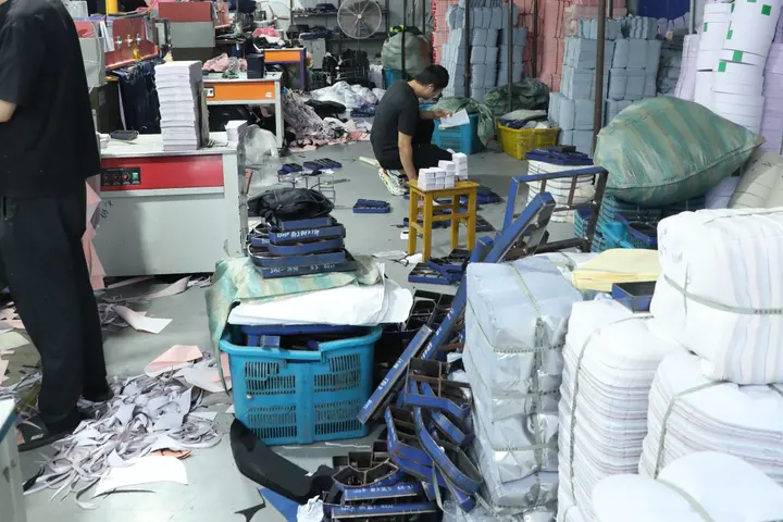 Operators sorting cut components