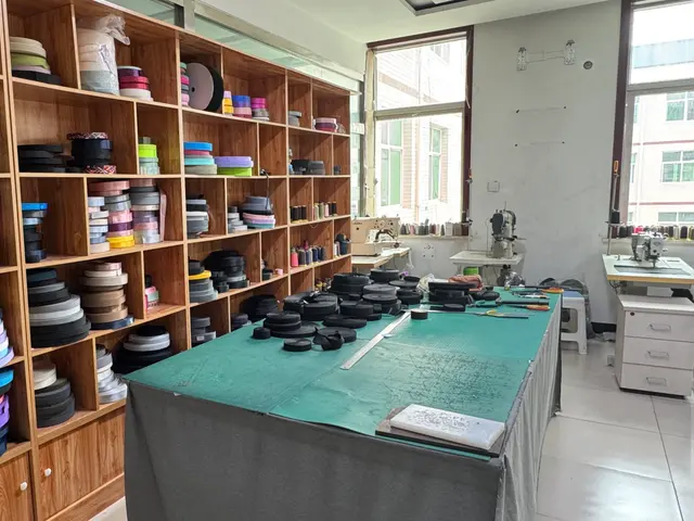 Webbing and trim library shelves in the Senszx sample room