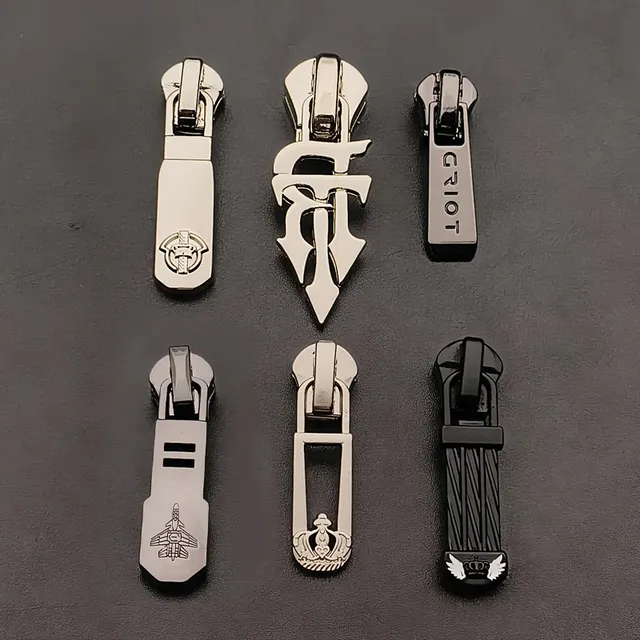 Custom logo metal zipper sliders in gold and black