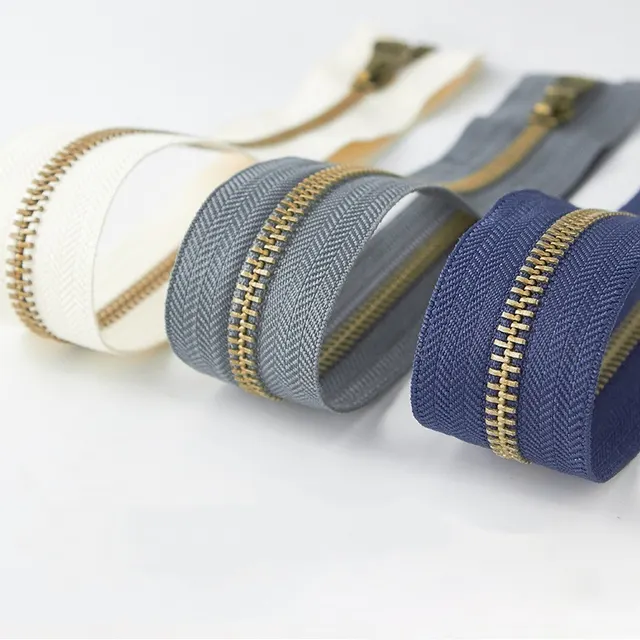 Brass metal teeth zipper on bag