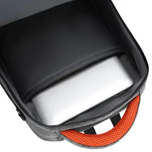Padded laptop compartment