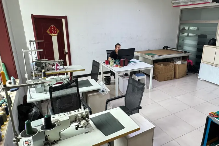 Sample development room overview